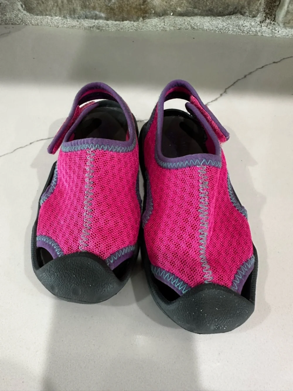 Crocs Kids Swiftwater Water Friendly Shoe Sandal Sling Back Slip On Magenta Sz 9